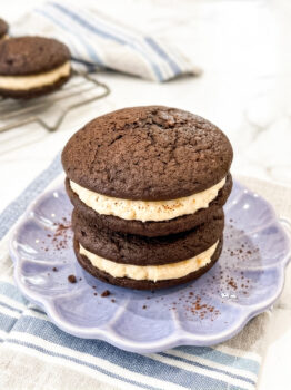 Tiramisu Whoopie Pies
