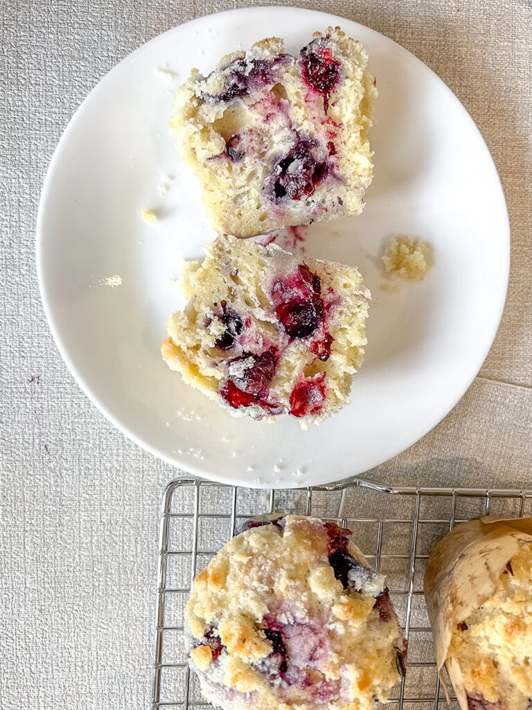 the best bakery style blueberry muffins