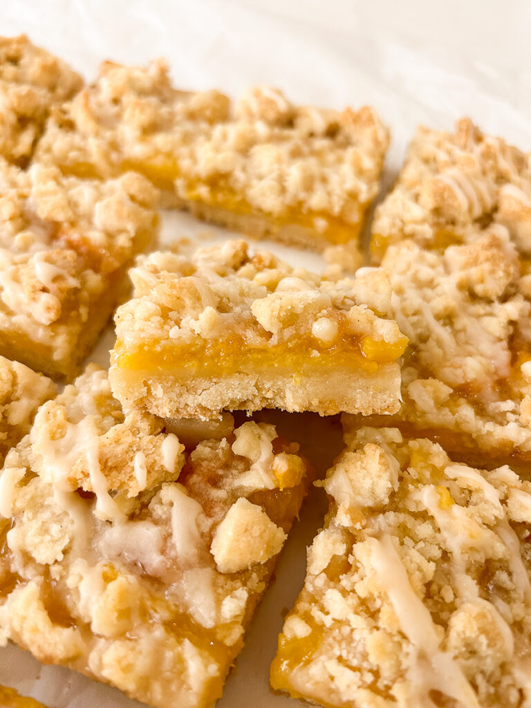 peach crumble bars