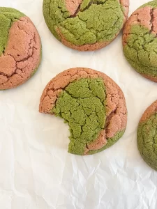 strawberry matcha cookies